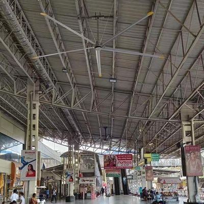 İyi bir fiyat. 5.0m 16FT Elektrikli AC Güçlü HVLS PMSM Motoru ile Endüstriyel Tavan Fan Ventilatörü çevrimiçi